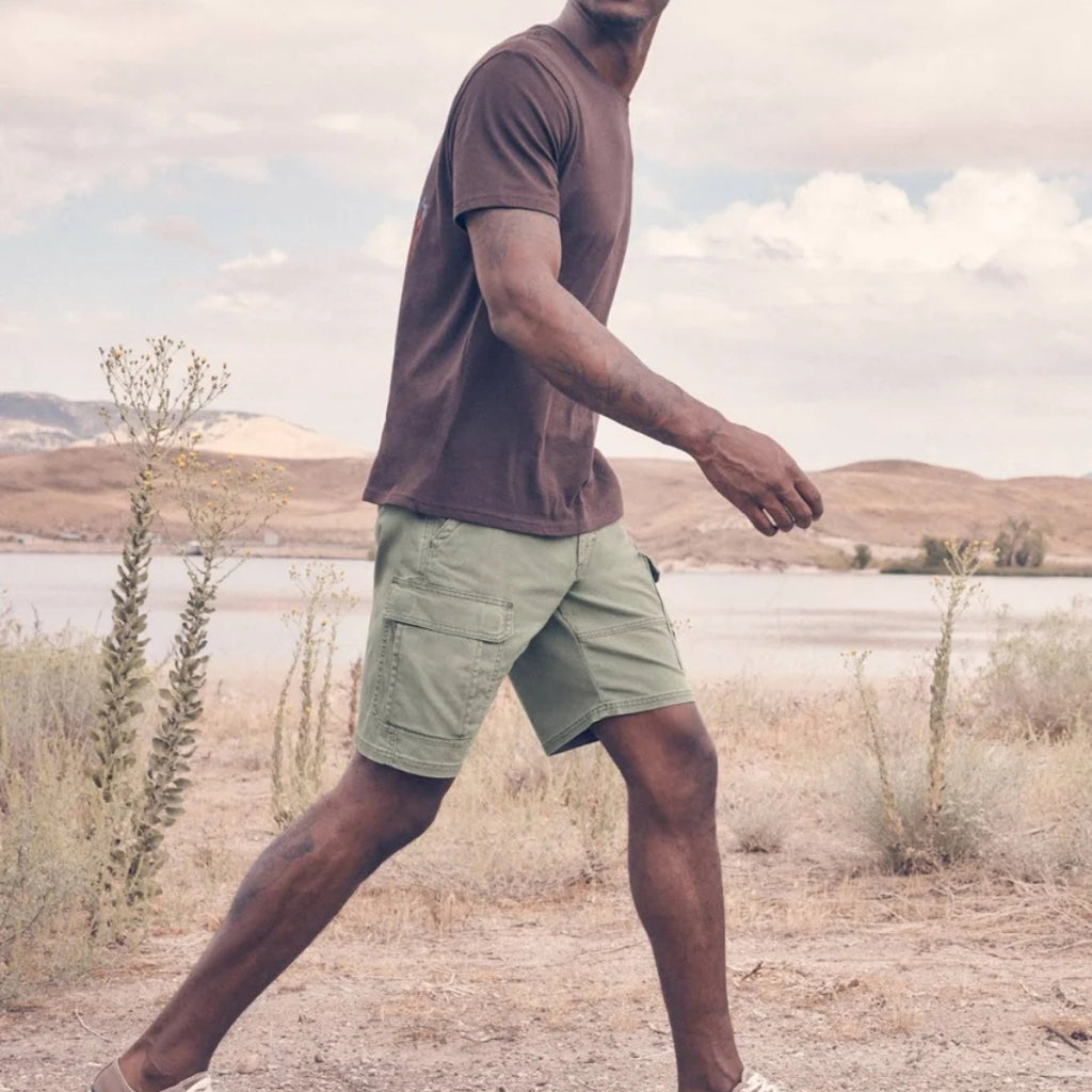 Classic Olive Green Multi-Pocket Casual Cargo Shorts Men